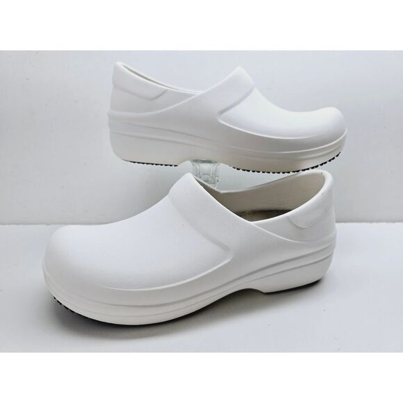Crocs Women 8 Comfy footwear - Picture 1 of 6